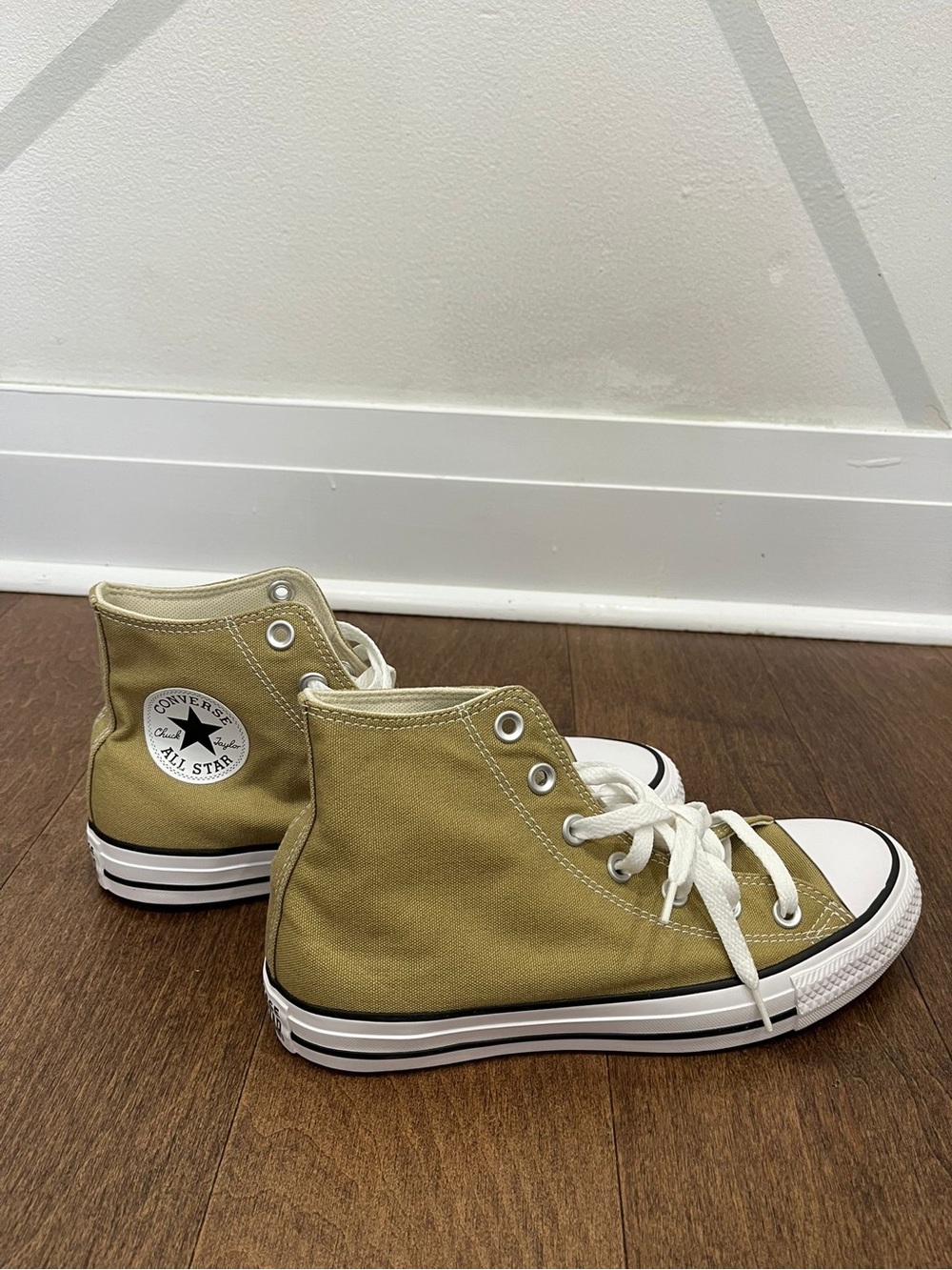 Converse - Unisex Chuck Taylor All Star High Top Shoes (A04559C)
